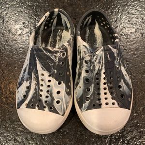 Native Marbled Jefferson shoe size 7 toddler